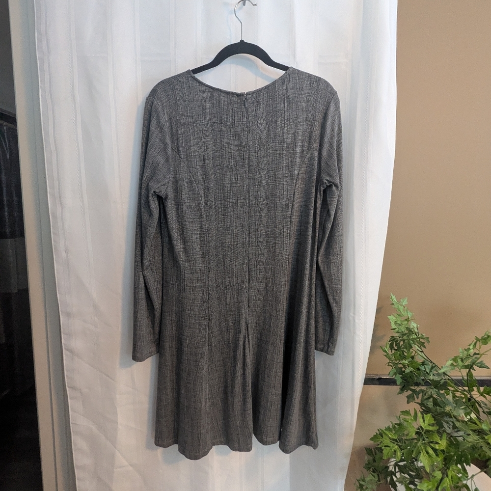 Lila Rose Charcoal Long Sleeve Dress. Size Large. - Picture 4 of 6